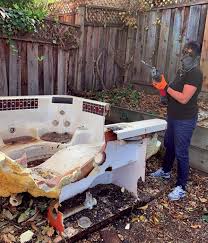 Best Garage Cleanout  in Ludington, MI